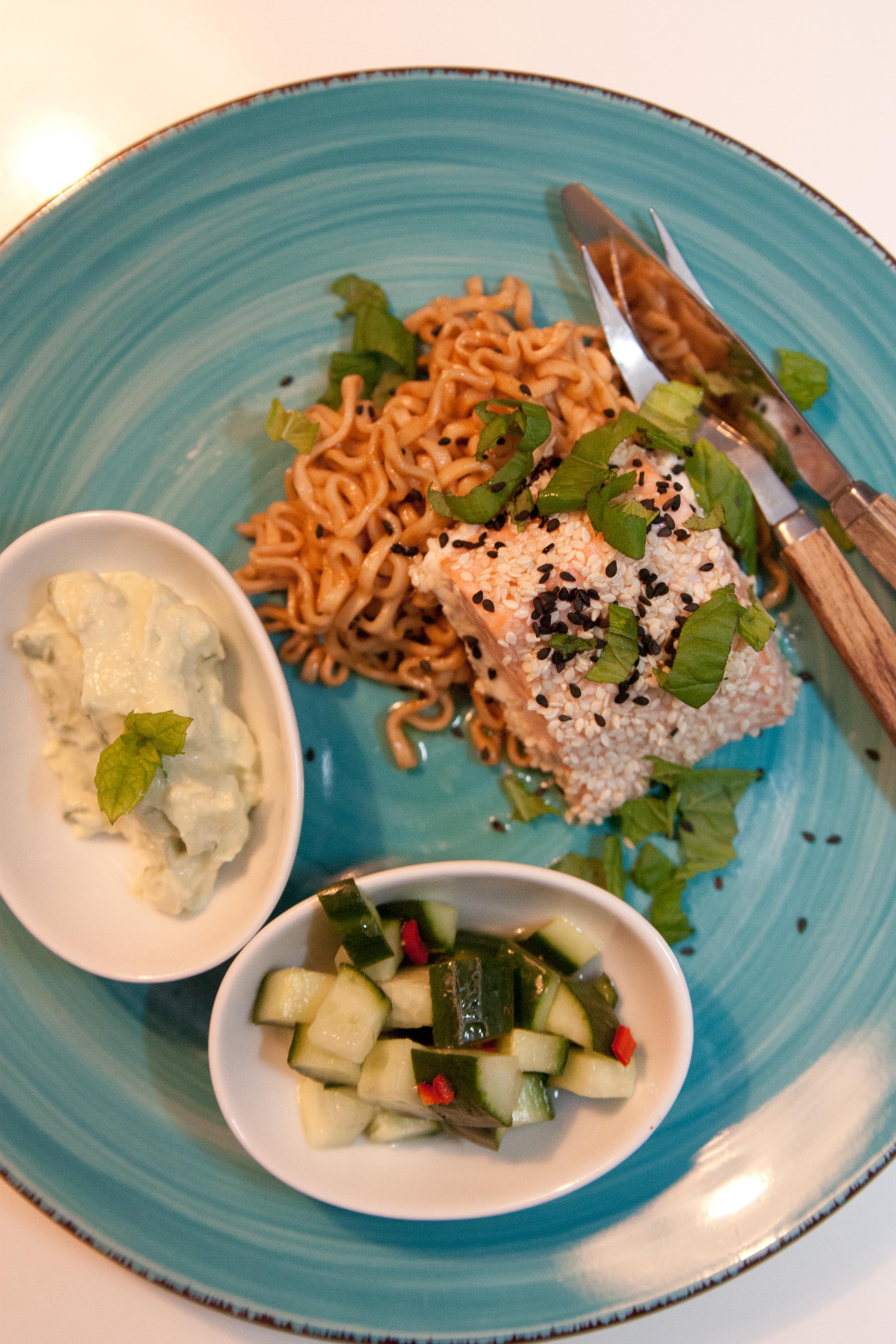 160306 Lax med inlagd gurka-5464