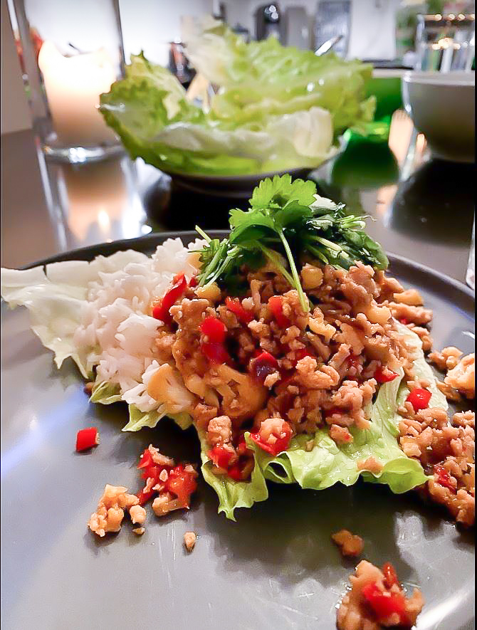 Asitisk kycklingfärs i salladsblad-2